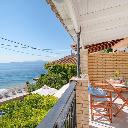 Kaminaki Beachfront Apartments Ниссаки Экстерьер фото