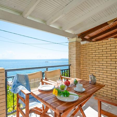 Kaminaki Beachfront Apartments Ниссаки Экстерьер фото