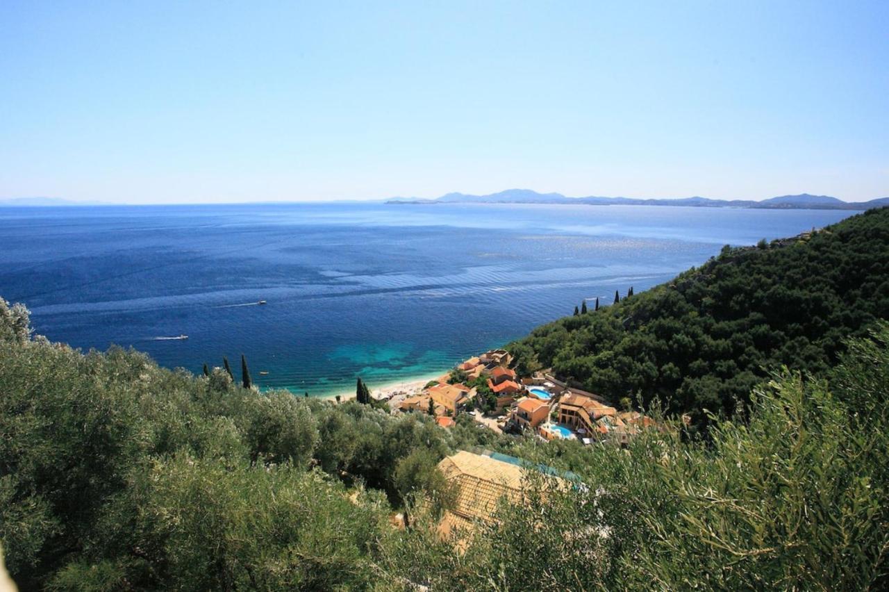 Kaminaki Beachfront Apartments Ниссаки Экстерьер фото
