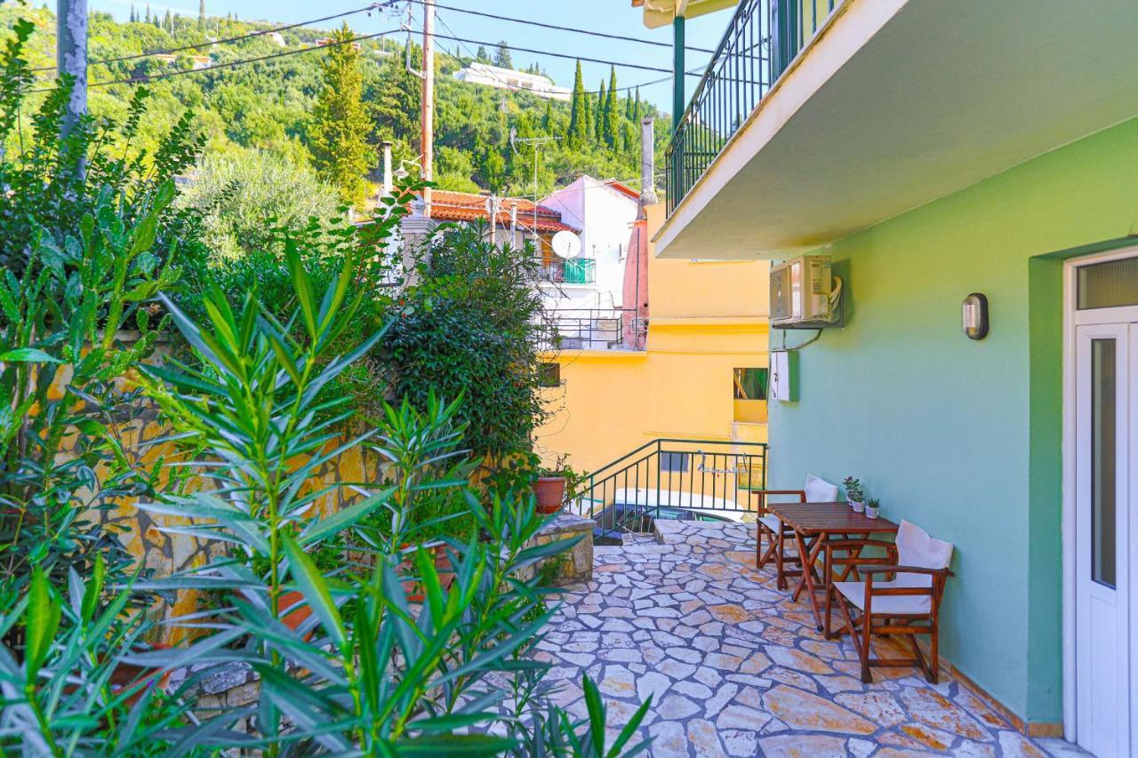 Kaminaki Beachfront Apartments Ниссаки Экстерьер фото