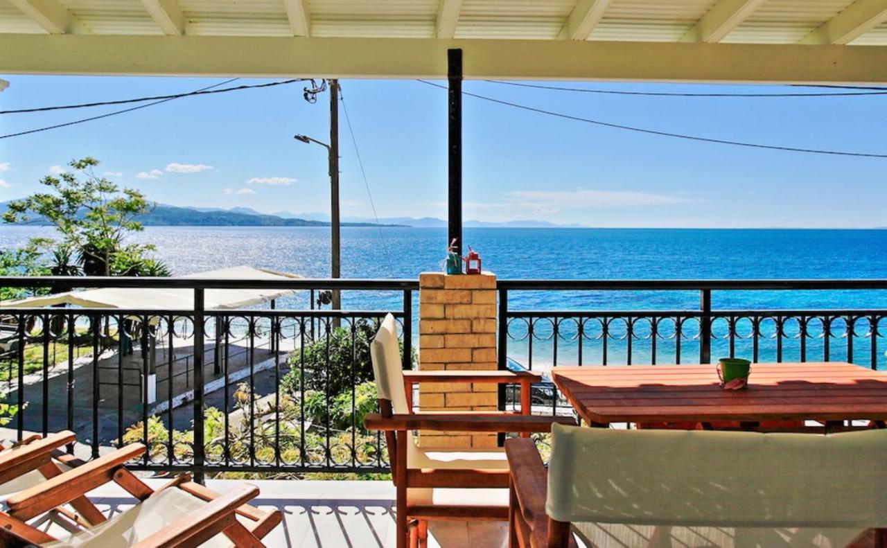 Kaminaki Beachfront Apartments Ниссаки Экстерьер фото
