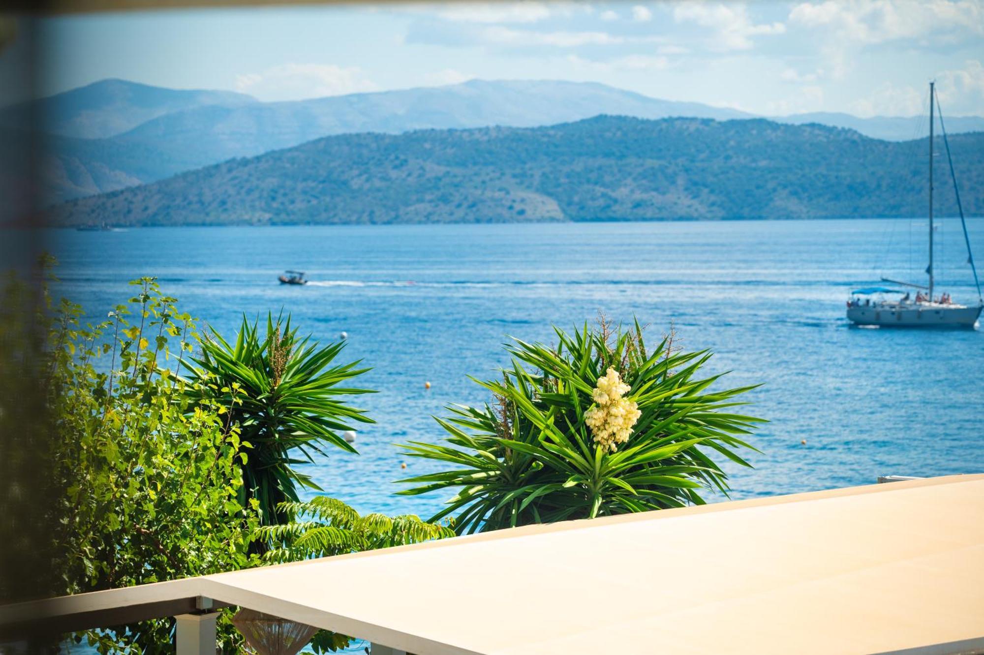 Kaminaki Beachfront Apartments Ниссаки Экстерьер фото