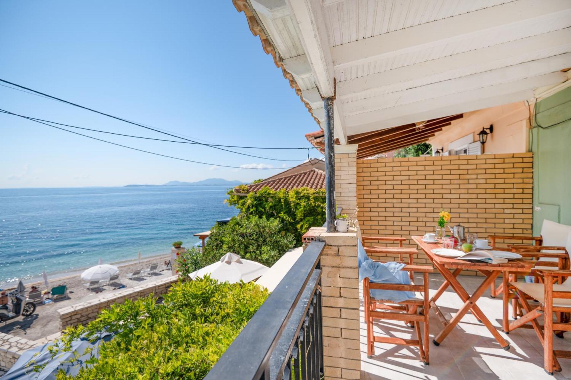 Kaminaki Beachfront Apartments Ниссаки Экстерьер фото