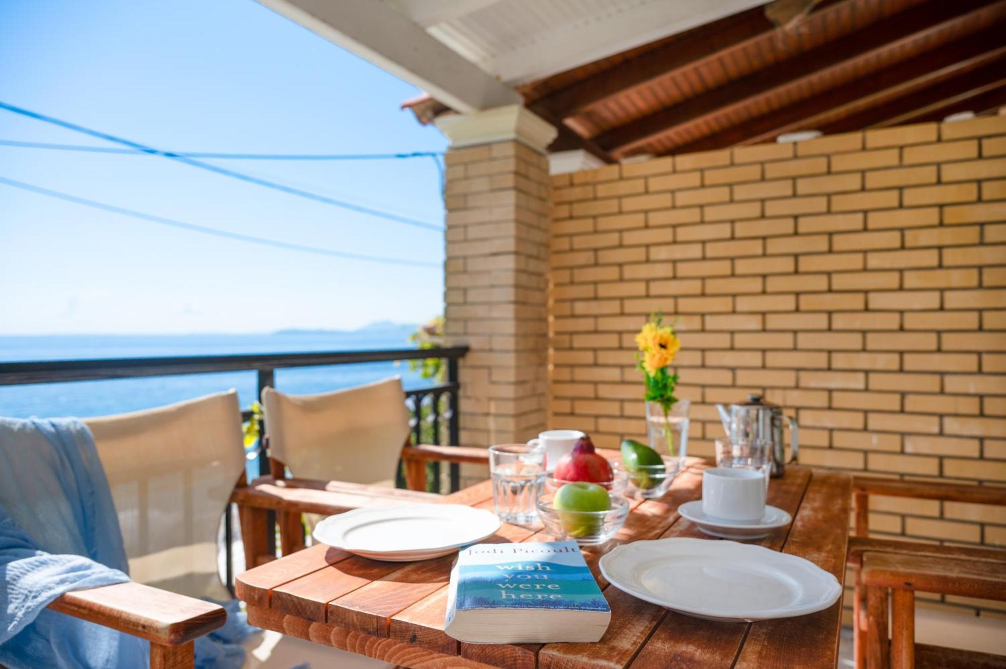 Kaminaki Beachfront Apartments Ниссаки Экстерьер фото
